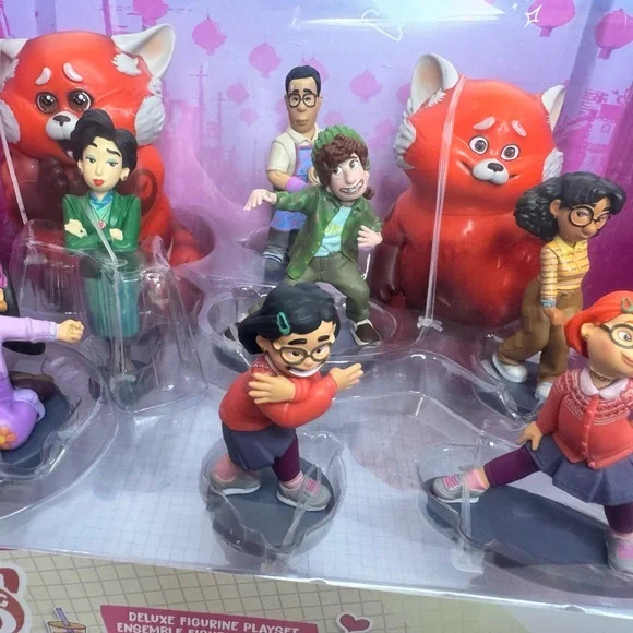 Disney Pixar Turning Red Deluxe Figure Play Set - Picture 6 of 6